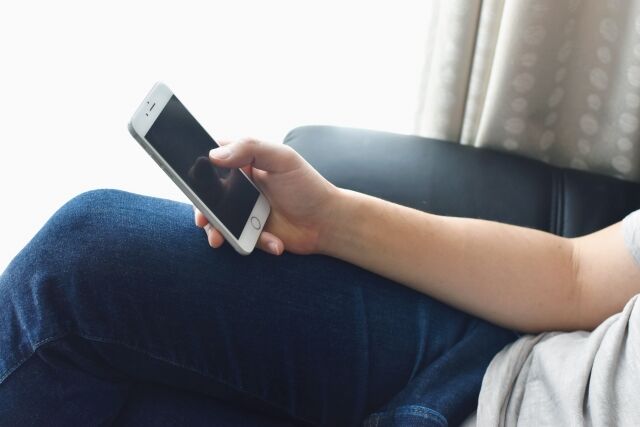 彼女と付き合って半年 手を繋ごうとすると拒否される 周りの目線が気になるとか照れるからという理由は聞いているんだが 男性様 気団 生活2chまとめブログ