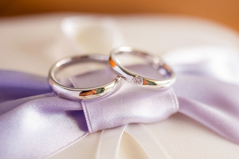 有給取ってるけどやることがなくて、結婚指輪が少しくすんでいたから、夕方まで磨いてみた。のサムネイル