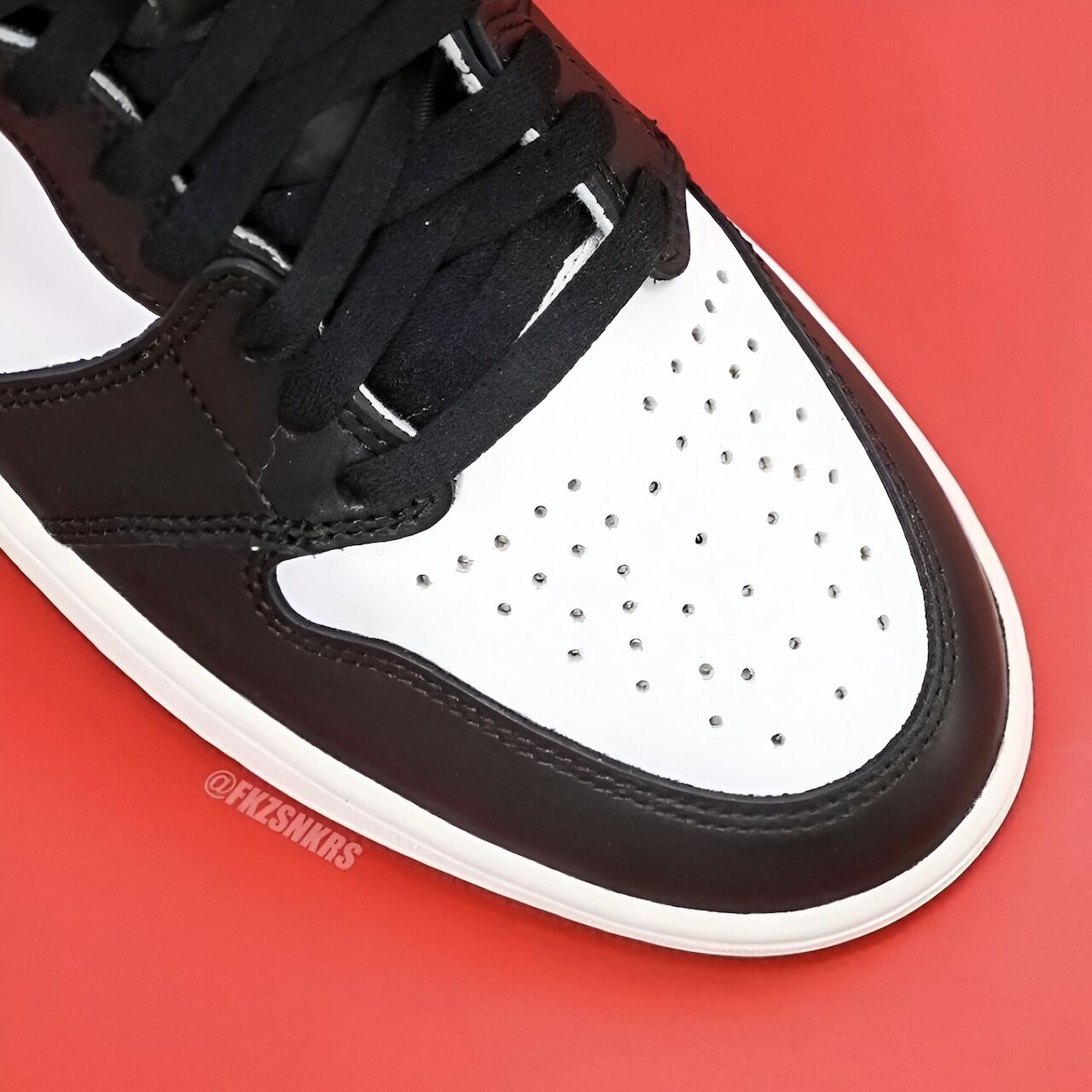 限定発売】☆NIKE AIRJORDAN1 MID /