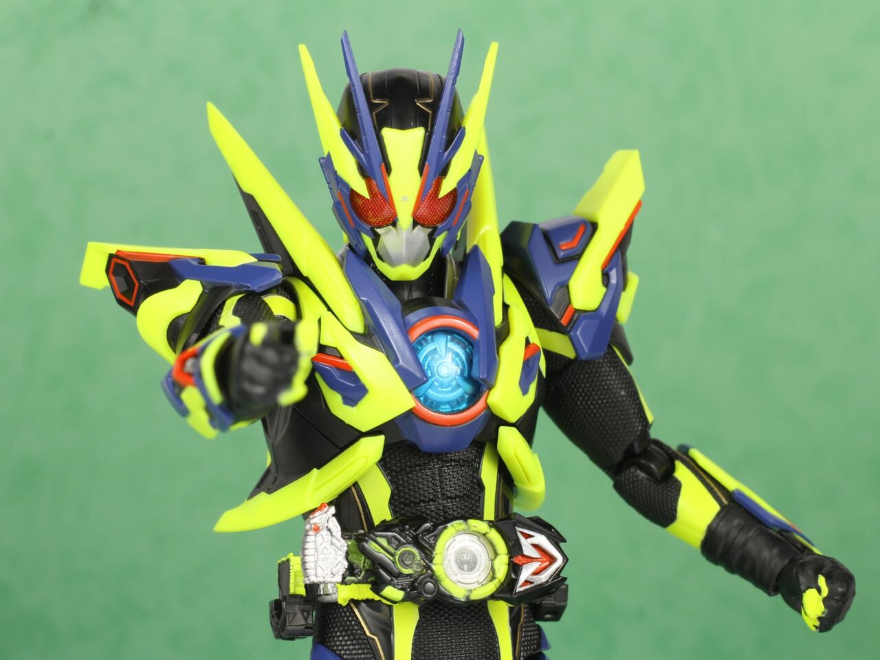 Ｓ.H.フィギュアーツ　仮面ライダーゼロワン　シャイニングアサルトホッパー レビュー】 S.H.Figuarts 仮面ライダーゼロワン シャイニング