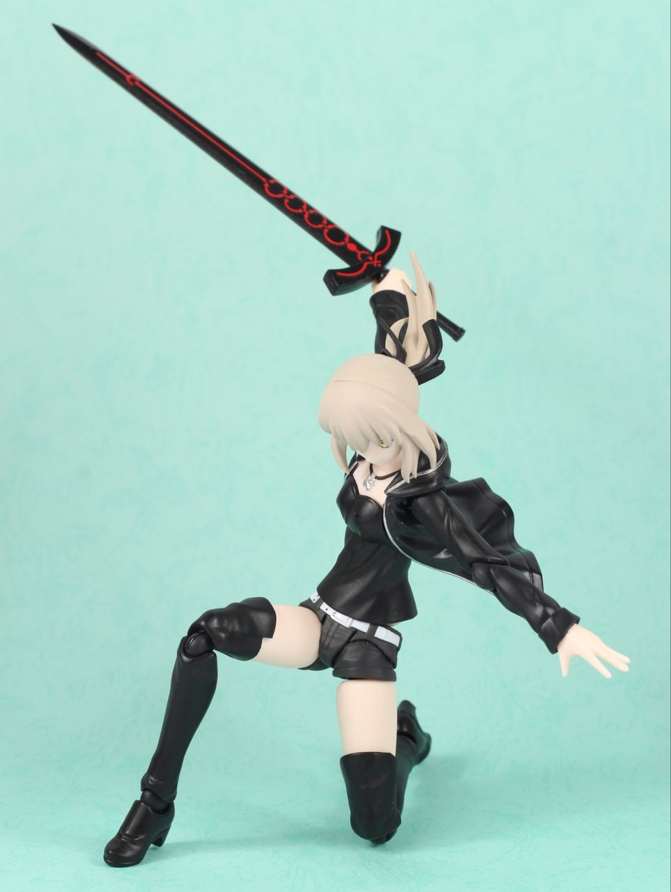 レビュー】figma セイバー/アルトリア・ペンドラゴン [オルタ レビュー】figma セイバー/アルトリア・ペンドラゴン [オルタ