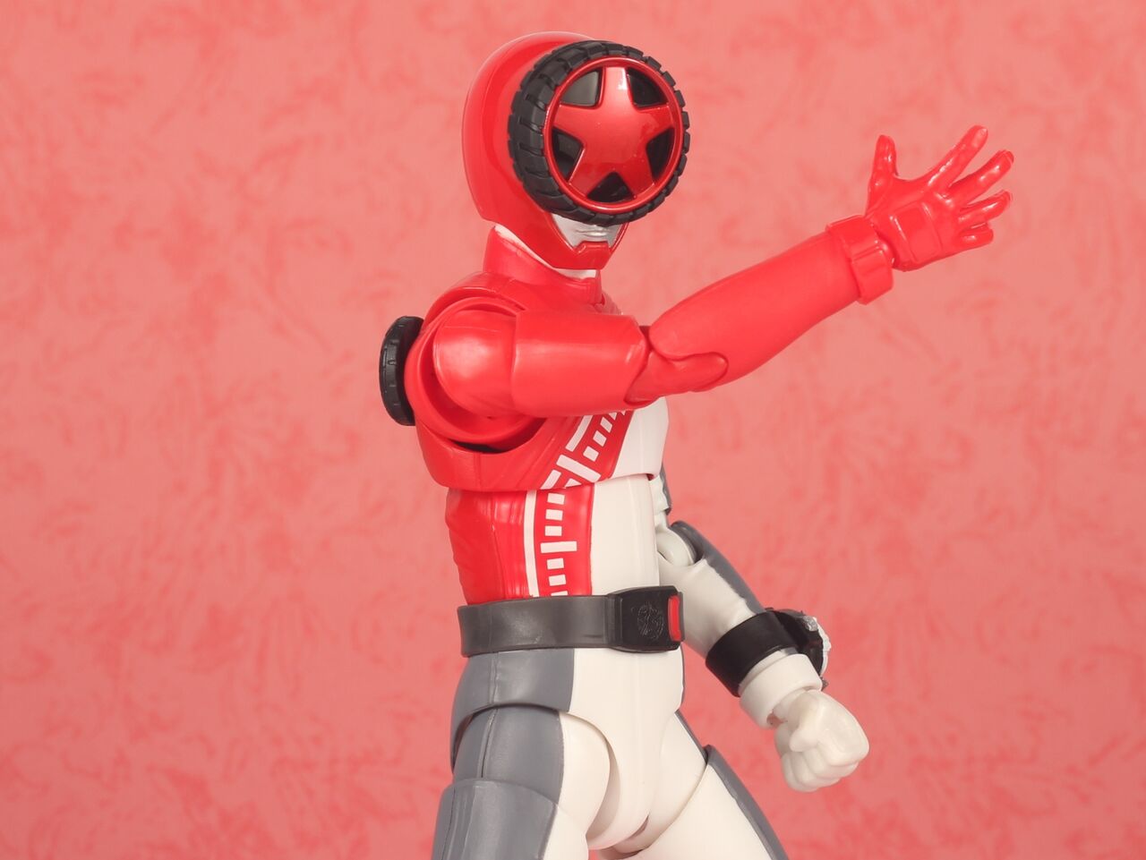フィギュアーツ 爆上戦隊ブンブンジャー ブンレッド 爆上戦隊ブンブンジャー S.H.フィギュアーツ ブンレッド - メルカリ