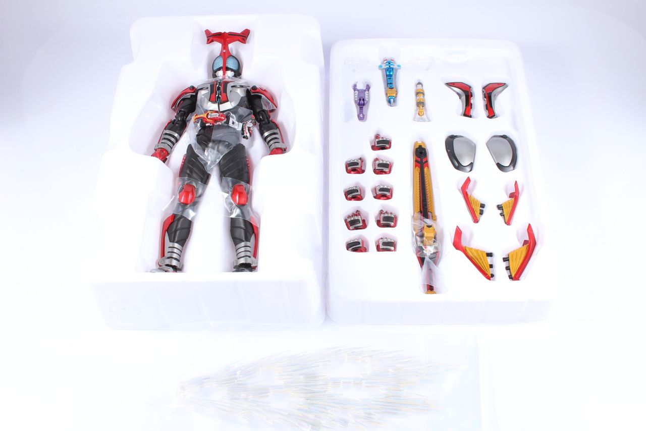 レビュー】魂ウェブ限定 S.H.フィギュアーツ 仮面ライダーカブト
