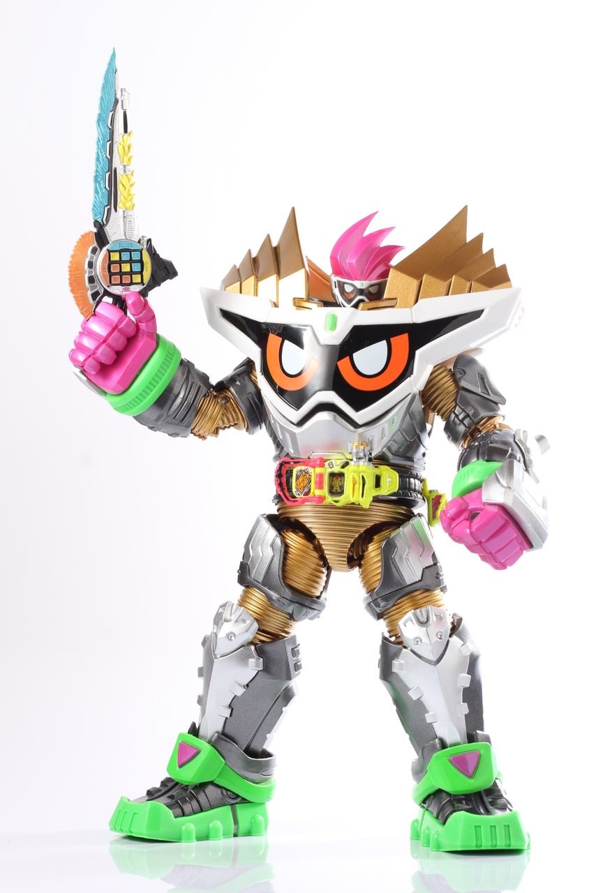 Amazon.co.jp: S.H.Figuarts 仮面ライダーエグゼイド ムテキ
