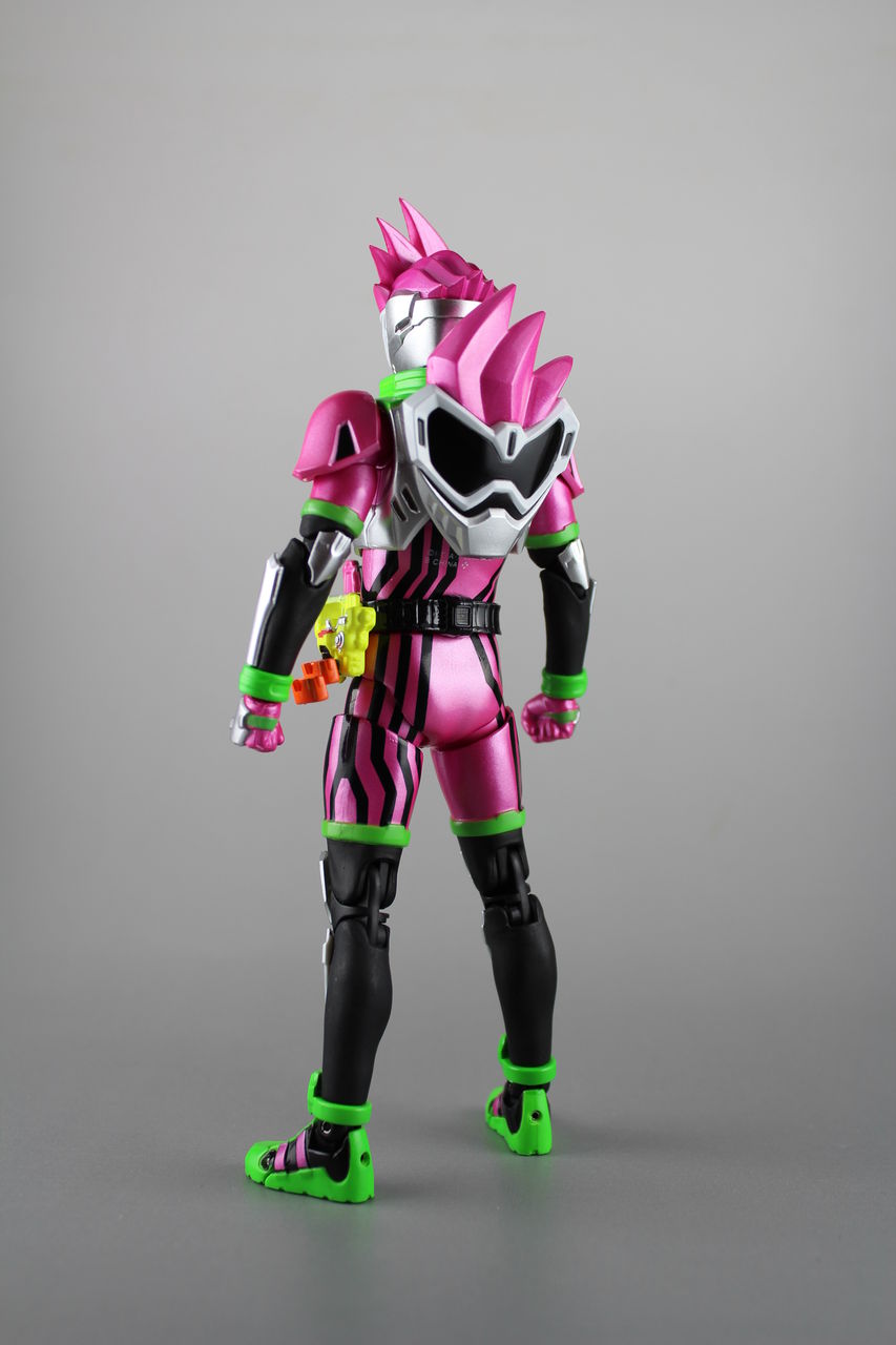 フィギュアーツサイズ エグゼイドレベル1 フィギュアーツサイズ エグゼイドレベル1 仮面ライダーエグゼ