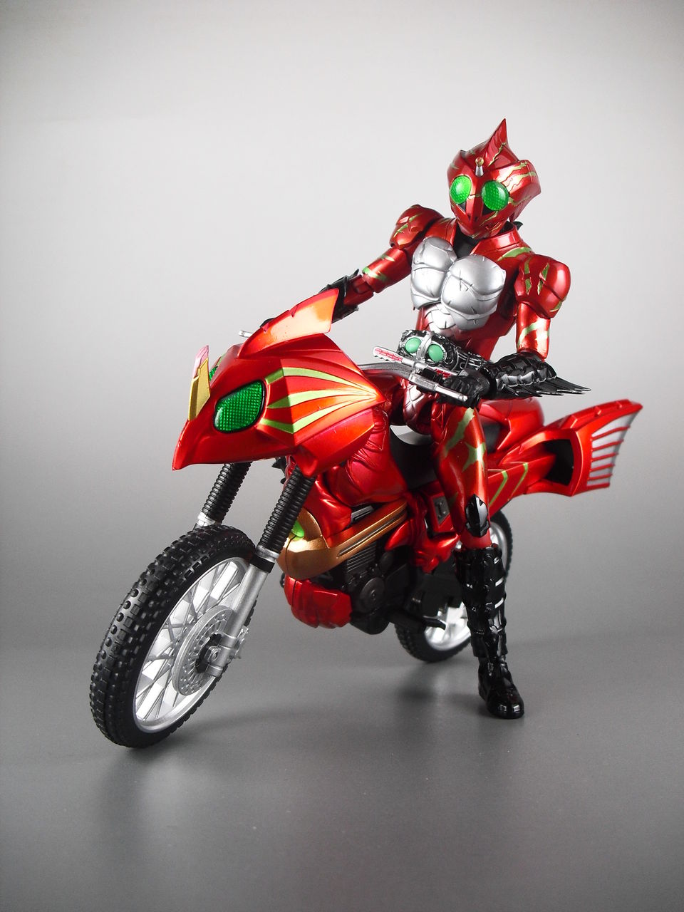 S.H.Figuarts 仮面ライダーアマゾンアルファ | 魂ウェブ