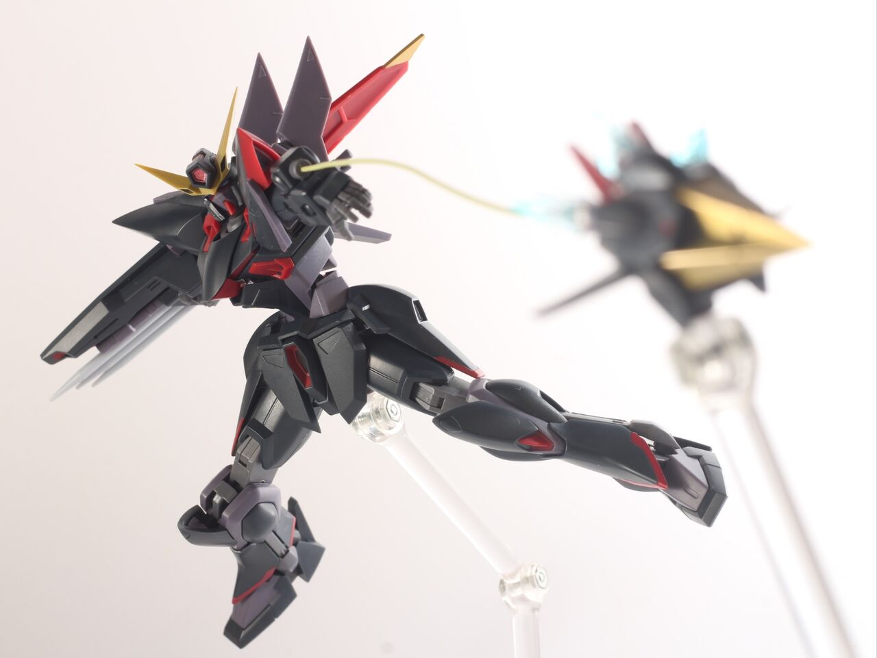 出品を待つフィギュア達 仮面ライダー・スーパー戦隊・ウルトラマン、アクションフィギュアに特