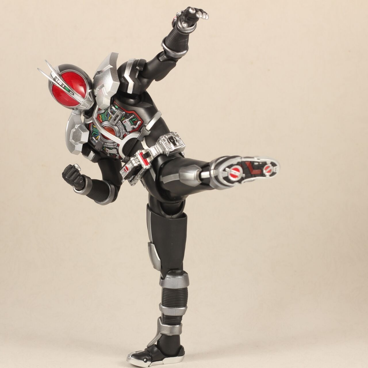 レビュー】S.H.Figuarts 仮面ライダーファイズ アクセルフォーム 真骨