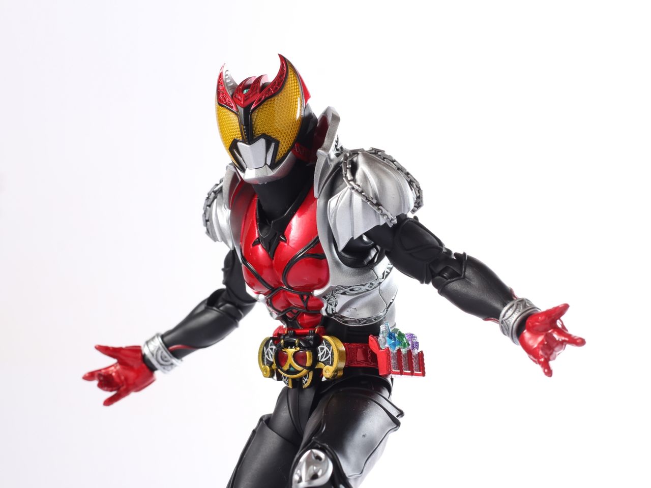 レビュー】S.H.フィギュアーツ 仮面ライダーキバ キバフォーム 真骨彫