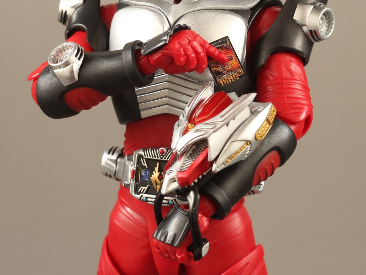 レビュー】S.H.Figuarts 仮面ライダー龍騎 真骨彫製法 : dark's toy