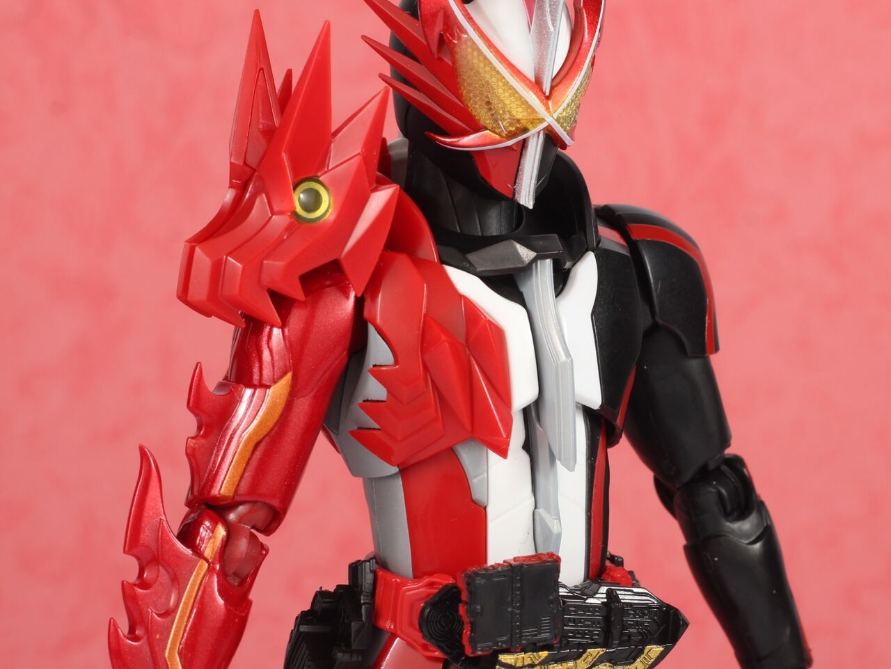 レビュー S H フィギュアーツ 仮面ライダーセイバー ブレイブドラゴン Dark S Toy