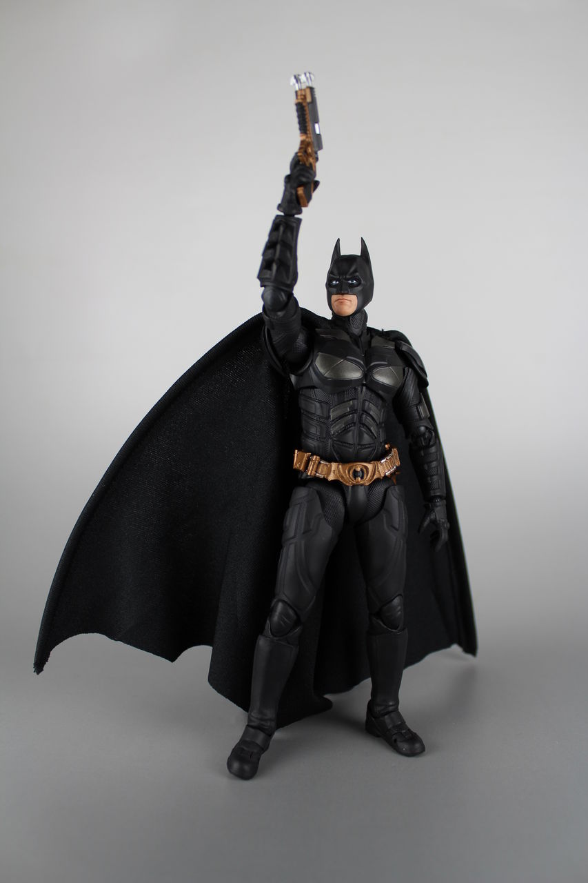レビュー】S.H.フィギュアーツ バットマン(The Dark Knight レビュー】S.H.フィギュアーツ バットマン(The Dark Knight