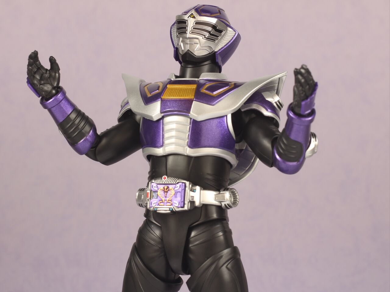 レビュー】S.H.Figuarts 仮面ライダー王蛇 真骨彫製法【魂ウェブ商店