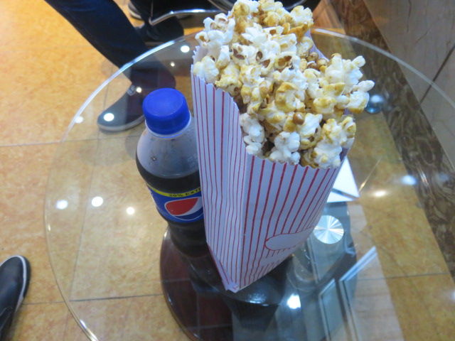 コラの調べに魅せられて ﾀﾝｻﾞﾆｱ ﾓｰﾙやｽｰﾊﾟｰ