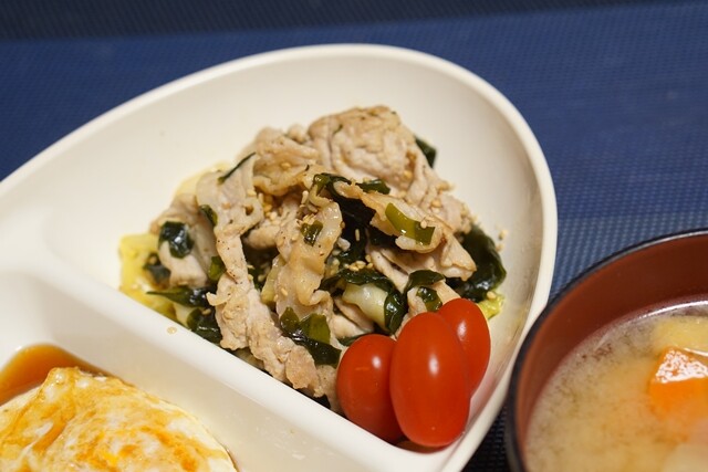 ■200529キャベツわかめナムルと豚肉の炒め物
