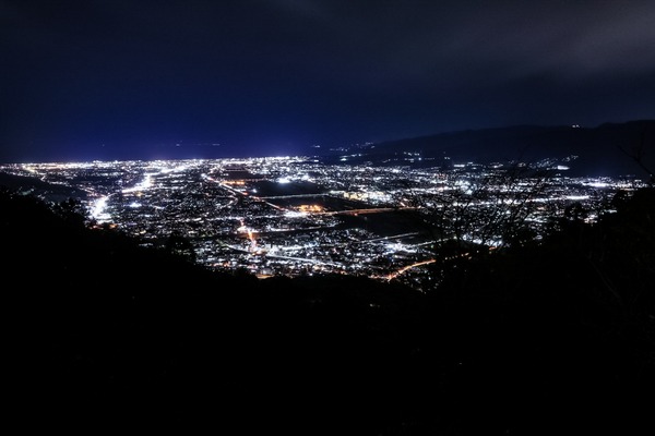 足柄平野夜景 チェックメイトカントリークラブ外周 大井町松田惣領 相変わらず基本的にお一人様 散歩の暇人 改 足柄平野夜景 チェックメイトカントリークラブ外周 大井町松田惣領 相変わらず基本的にお一人様 散歩の暇人 改