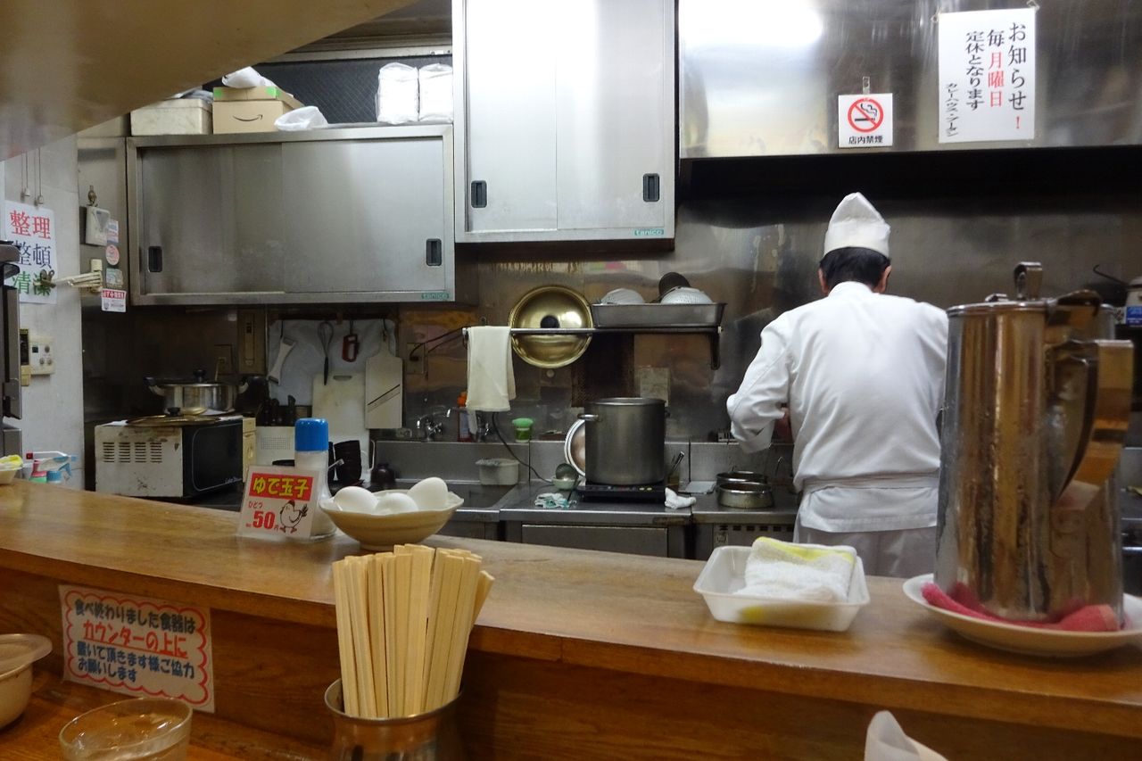 何となくお邪魔したくなる店でカツカレー カレーハウス ブータン 茅ヶ崎市新栄町 相変わらず基本的にお一人様 散歩の暇人 改