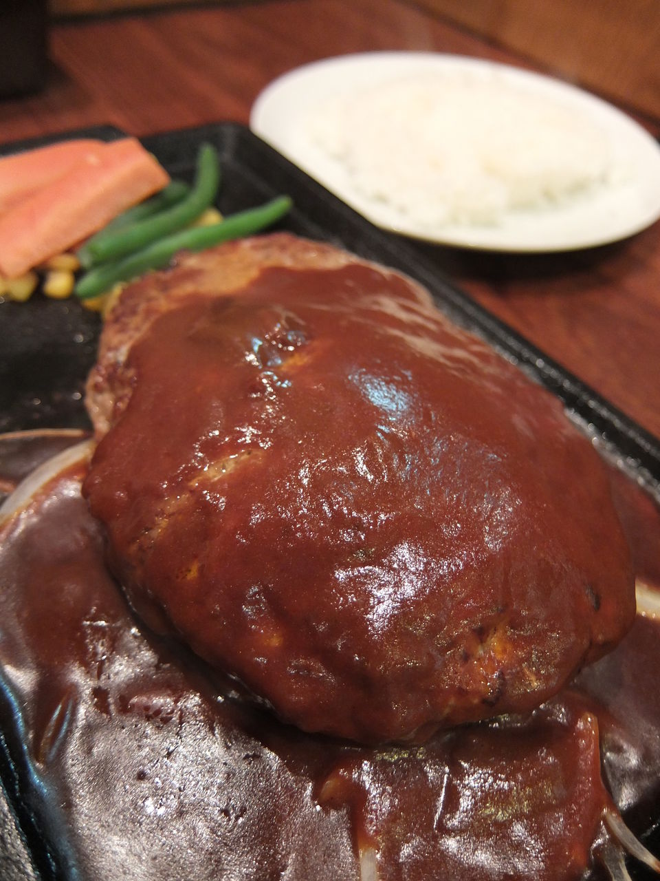 ハンバーグ400gをガッツリ ステーキハウスチェロキー黄金町店 南区前里町 相変わらず基本的にお一人様 散歩の暇人 改 ハンバーグ400gをガッツリ ステーキハウスチェロキー黄金町店 南区前里町 相変わらず基本的にお一人様 散歩の暇人 改