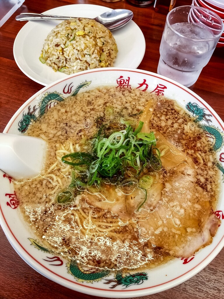 標榜チェーン店ってどこか違うんですよね 相変わらず基本的にお一人様 散歩の暇人 改