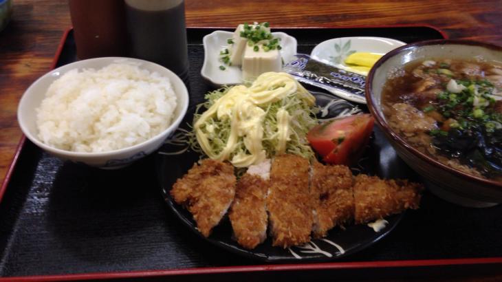 【衝撃画像】この定食が600円とかコスパ良すぎワロタｗｗｗｗｗｗｗｗｗｗｗｗｗｗ