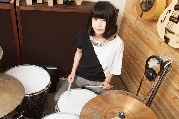 Daw速報 バンドの女ドラマーwwwwww Daw速報 バンドの女ドラマーwwwwww