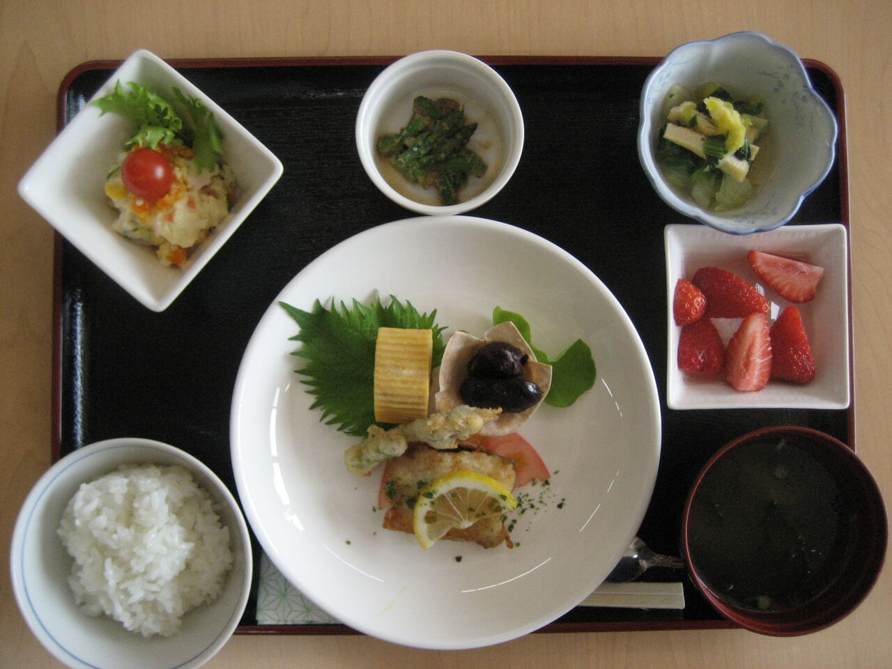 スズキのムニエルランチ デイホームはなねのブログ スズキのムニエルランチ デイホームはなねのブログ