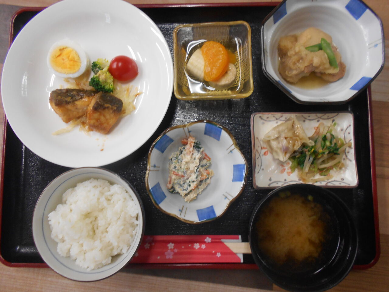 カンパチの照り焼き no 2393 ふくたくちゃんの気持ちー悩める昼定食ー カンパチの照り焼き no 2393 ふくたくちゃんの気持ちー悩める昼定食ー