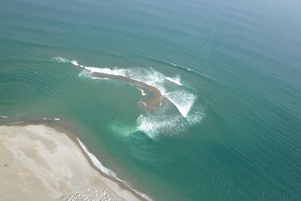 仁淀川河口 サーフポイント情報 14 4 10 Daytona7 店長のブログ