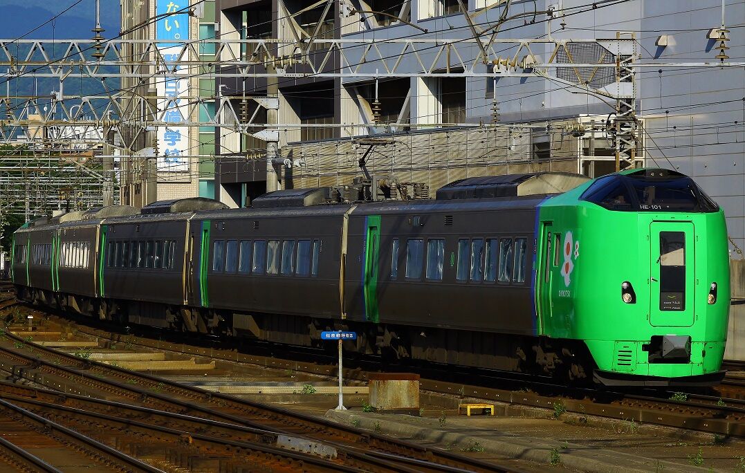 JR北海道の列車たち9～789系「ライラック」～ : 新適鉄