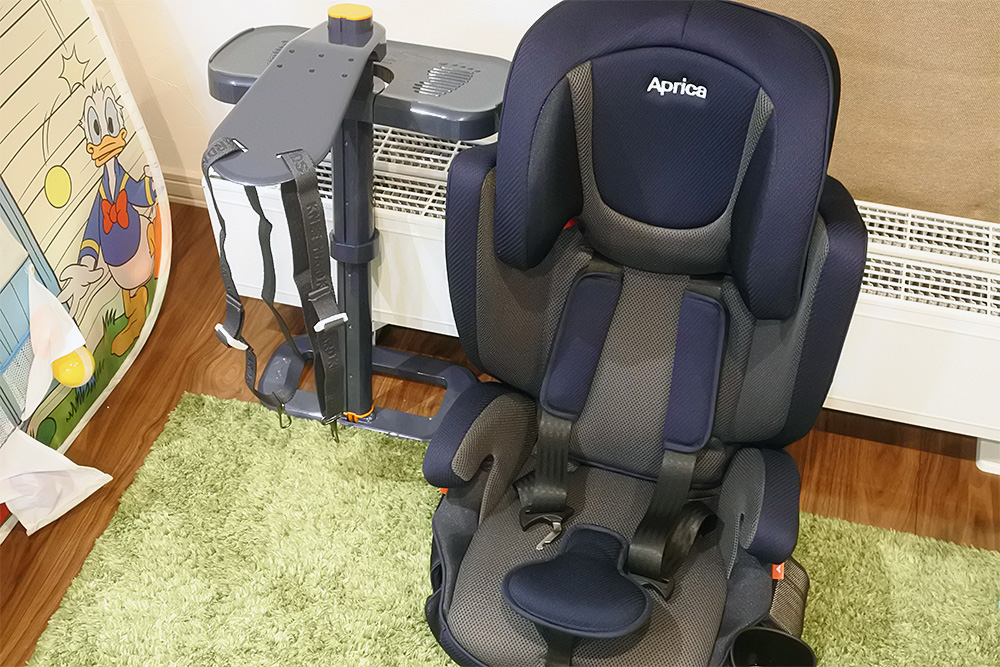 アップリカ　エアグルーヴ　ジュニアシートカップホルダー付き アップリカ エアグルーヴ ジュニアシートカップホルダー付き Aprica