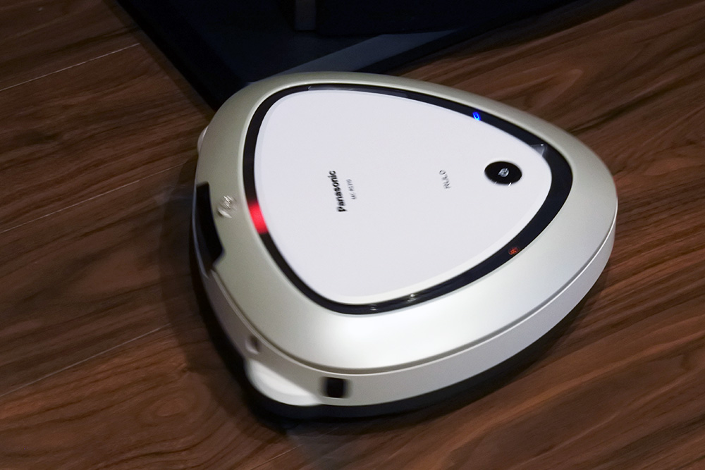 ロボット掃除機Panasonic RULO(ルーロ)MC-RS310が、かわいい ロボット掃除機Panasonic RULO(ルーロ)MC-RS310が、かわいい