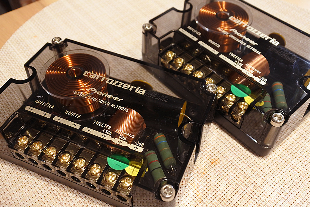 FOCAL☆クロスオーバーネットワーク2個 Amazon.co.jp: Audiotek ハイパフォーマンス 600ワット 最大電力