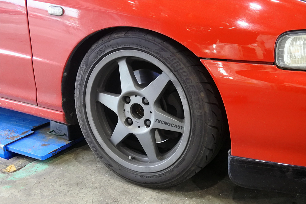 インテグラ DB8 4DR タイプＲ96スペック 96 純正 フロント ハブ ナックル 左右 4H 4穴 114.3 ASSY B18C DC2 EK9 B16B EK4 EG6 B16A 4ドアタイプRのDB8型インテグラタイプR(96スペック)