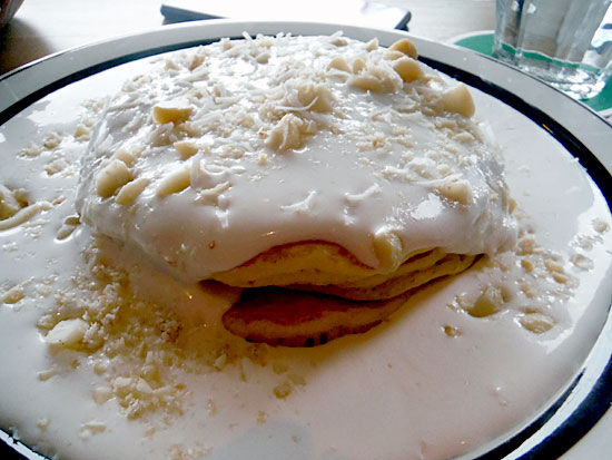 旭川 ベローズフィールドビーチ クリームの海に浮かぶwwパンケーキ ミーハーのこだわり