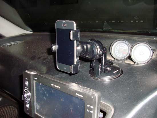 Ipodtouchで車載ツイキャス Carmate 吸盤ベース スマートフォンホルダー ミーハーのこだわり