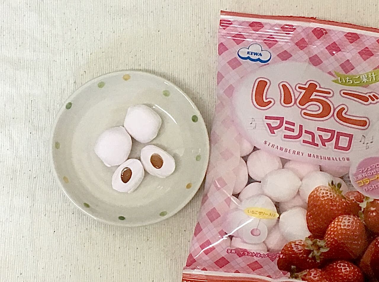エイワ『いちご果汁入りいちごマシュマロ』。［18.05.20.Sun