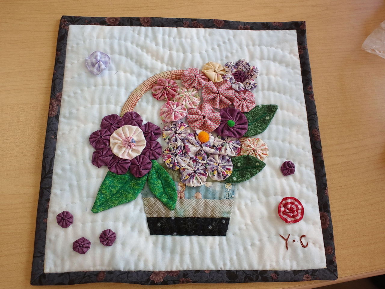 ヨーヨーキルトのタペストリー : 団塊綾瀬ﾈｯﾄﾜｰｸ だんだん