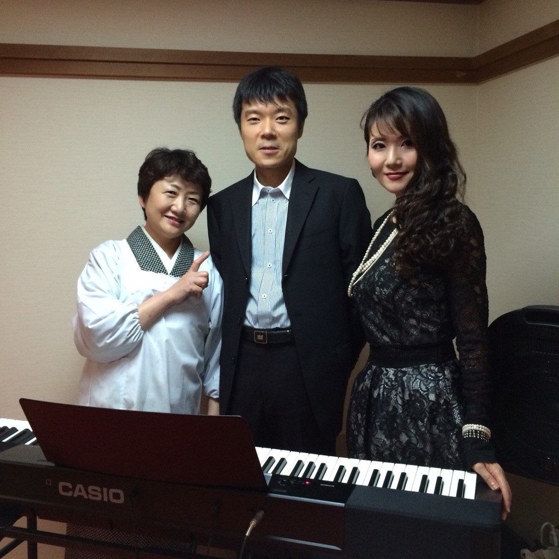 ジャズとボジョレーと和食 : Vocalist 柚希