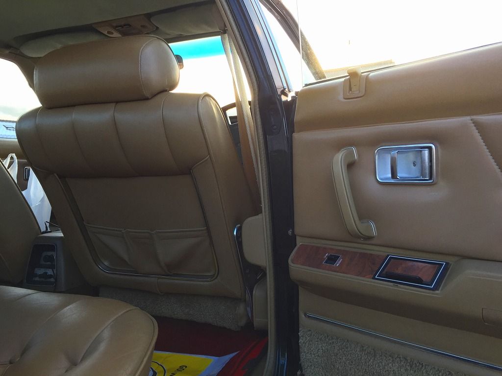 ５代目クラウン 4ドアピラード ハードトップ 2600 犬も歩けば