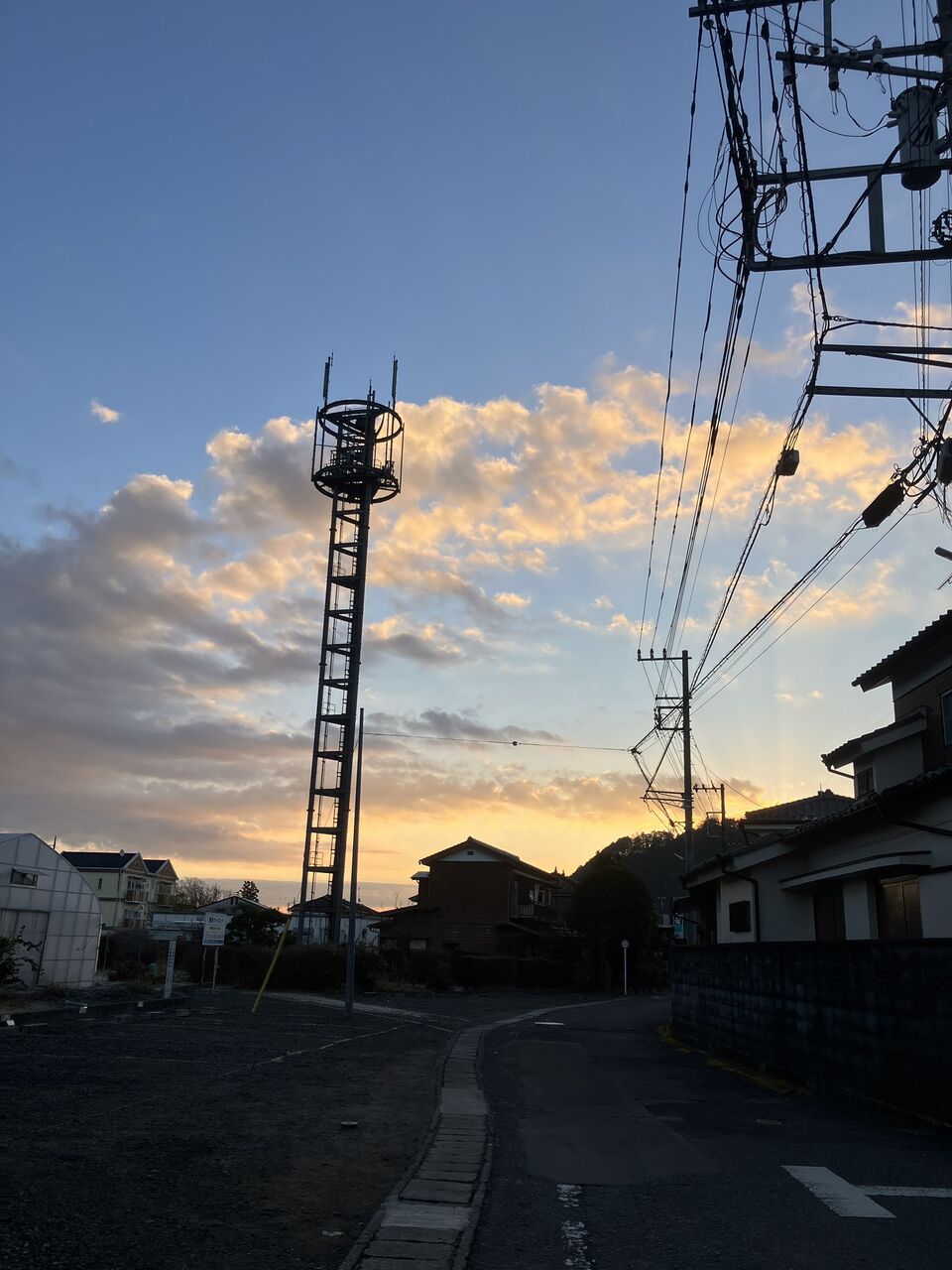 G9iPV8FaMAI9gom