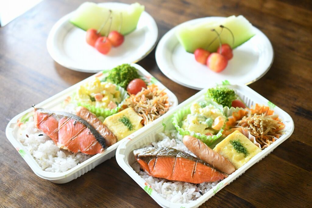 鮭弁当 : debutousanのお食事日記