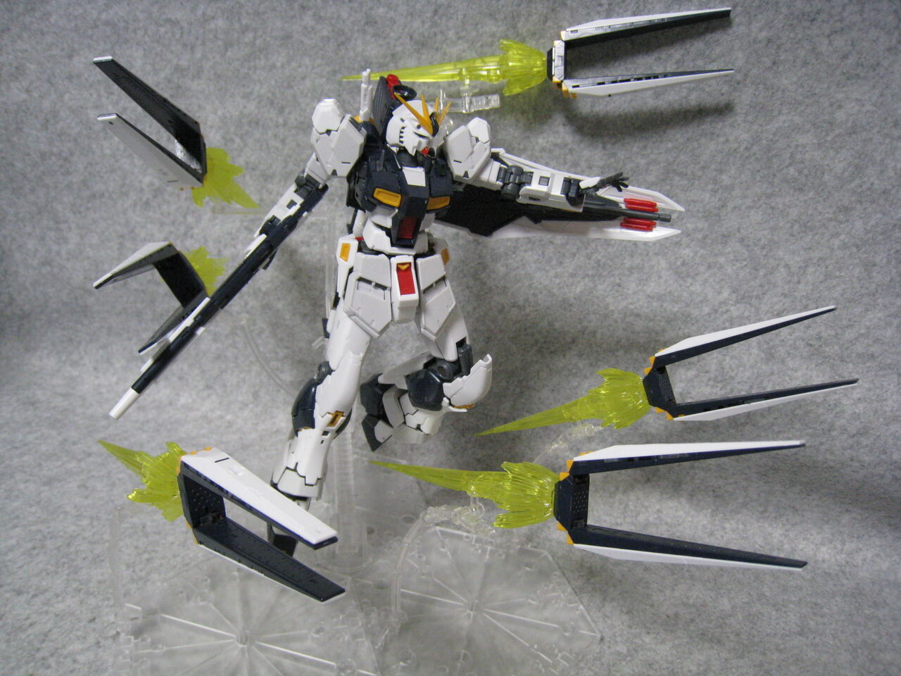 Amazon | RG 機動戦士ガンダム 逆襲のシャア νガンダム フィン