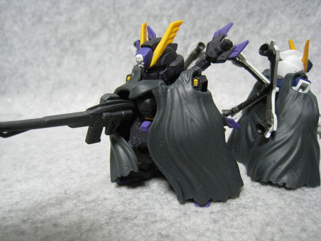ガンダムコンバージコア クロスボーン・ガンダムX3 : 何かブンドド