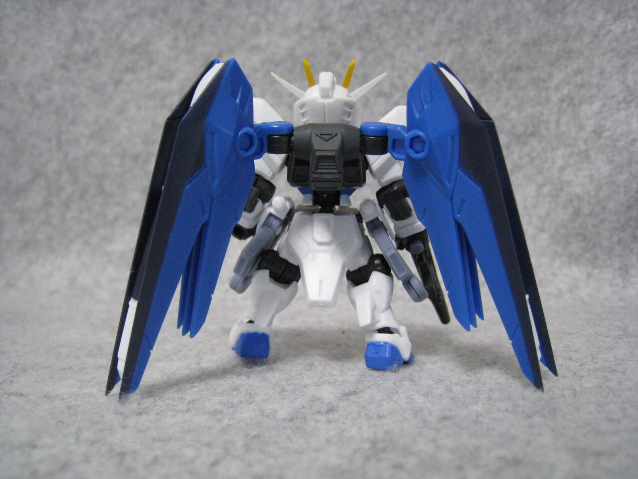 ガンダム モビルスーツアンサンブル EX14A フリーダムガンダム : 何か