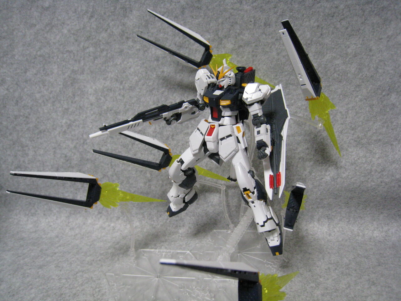 Amazon | RG 機動戦士ガンダム 逆襲のシャア νガンダム フィン