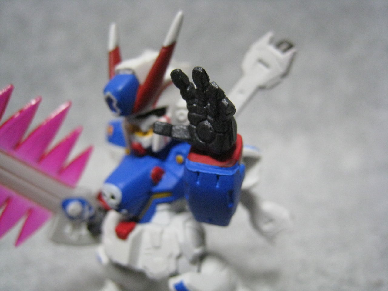 ガンダムコンバージコア クロスボーン・ガンダムX3 : 何かブンドド