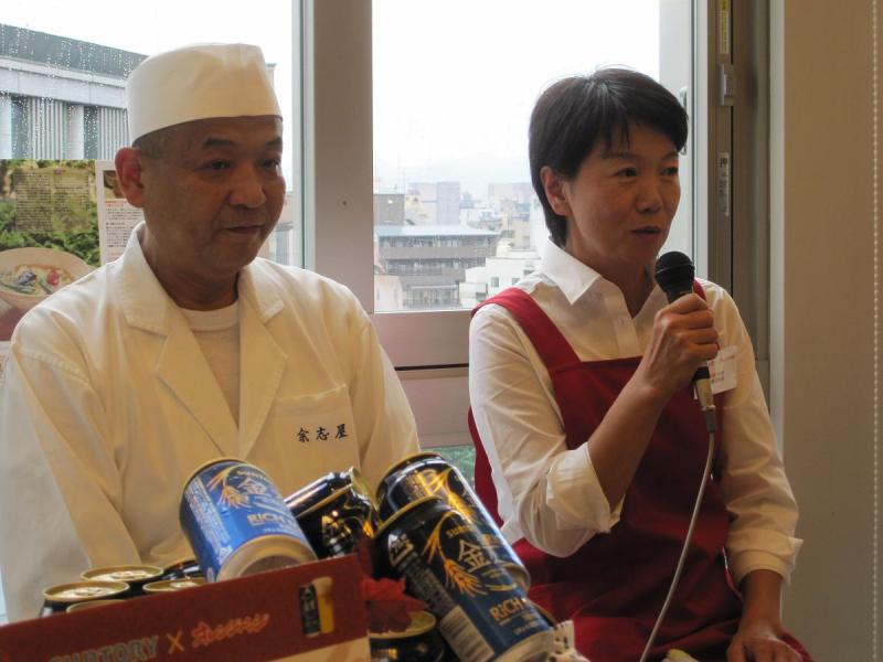 decoの小さな台所。-川那辺さんご夫妻