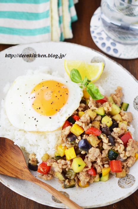 うどんにもご飯にもパンにも合う 夏野菜たっぷりで作る ガパオ風鶏そぼろ バジル抜き がおいしくていろいろ使えて便利 Decoの小さな台所 体にやさしい妄想料理レシピ 薬膳メモ付き Powered By ライブドアブログ うどんにもご飯にもパンにも合う 夏野菜たっぷりで作る ガパオ風鶏そぼろ バジル抜き がおいしくていろいろ使えて便利 Decoの小さな台所 体にやさしい妄想料理レシピ 薬膳メモ付き Powered By ライブドアブログ