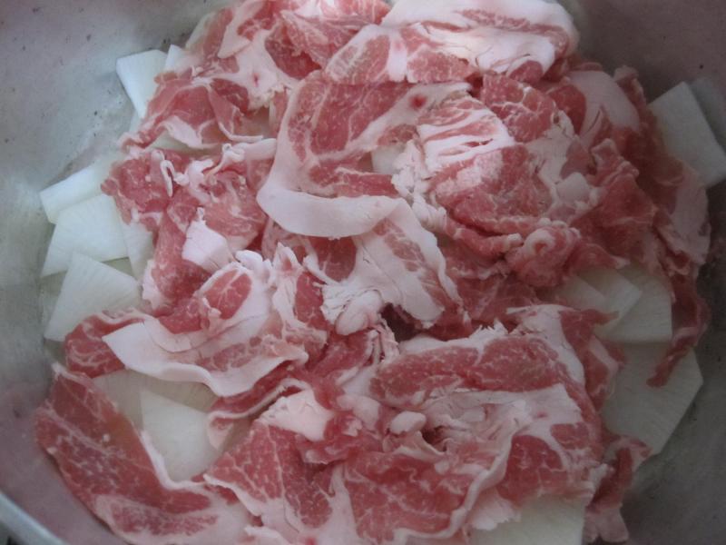 豚肉と大根と白菜の塩麹蒸し煮７