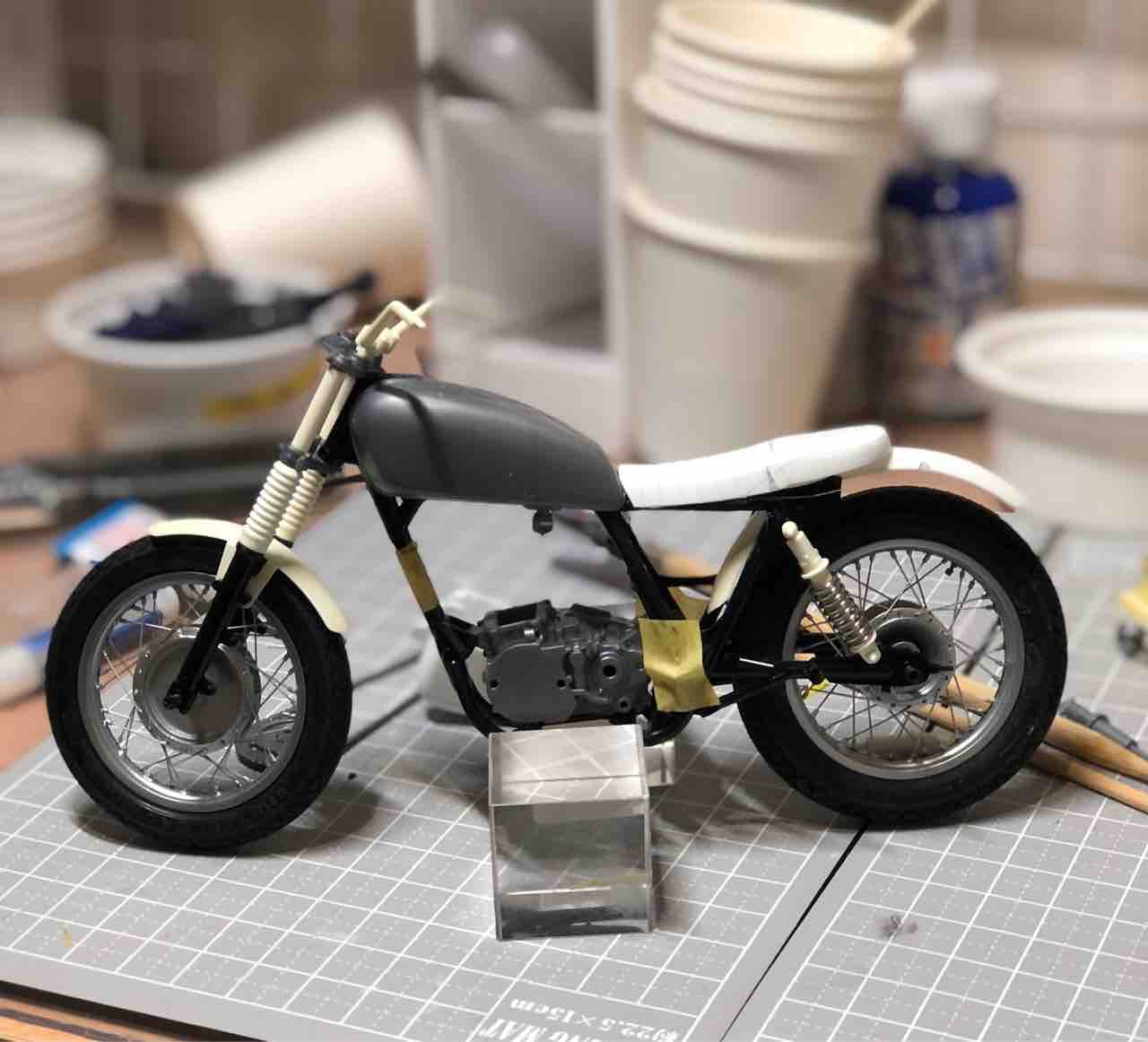 アオシマ SR400 カスタム 制作記その1 : kintaroのblog